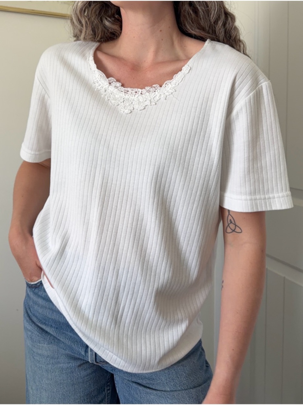 Vintage Cabin Creek White Ribbed Short Sleeve Top with Lace Trim